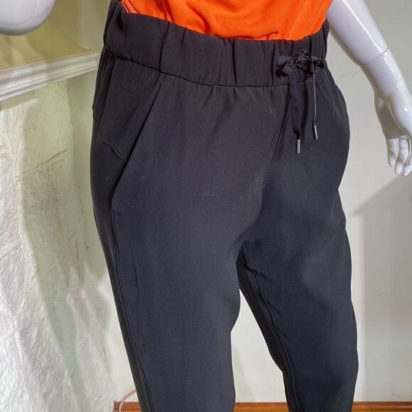 Lululemon On The Fly Jogger Woven Black - Picture 6 of 15